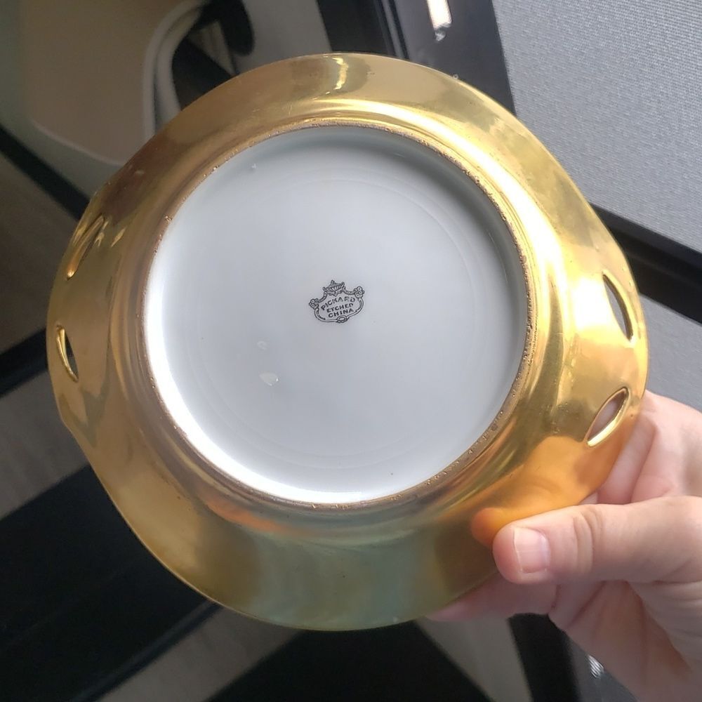 Beautiful Pickard China 24k Gold Encrusted Etched Daisy Rose Handled Candy Dish - Picture 6 of 10
